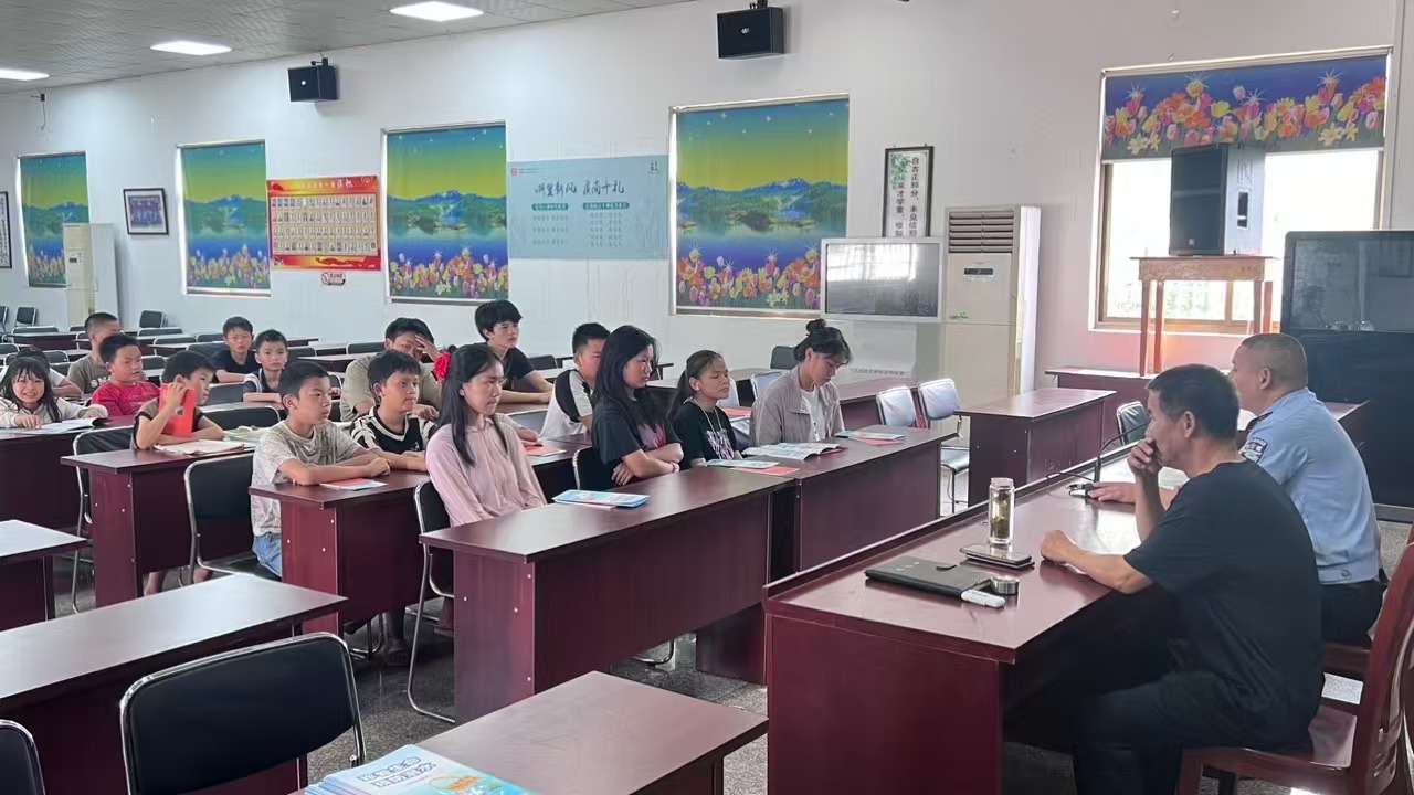 曹娥派出所暑假期间在金村村文化礼堂开展“打瑶”整治专项宣传